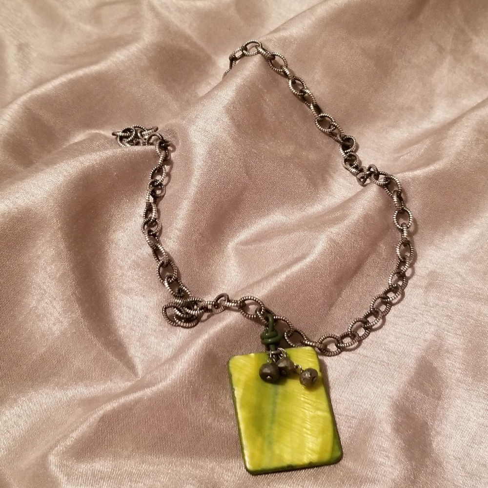 Silpada, Gorgeous green Mother of Pearl necklace